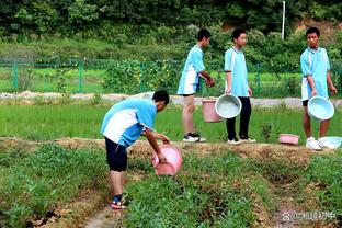 莱万：次回合我们回到主场后必须取胜，要继续依靠团队的共同努力